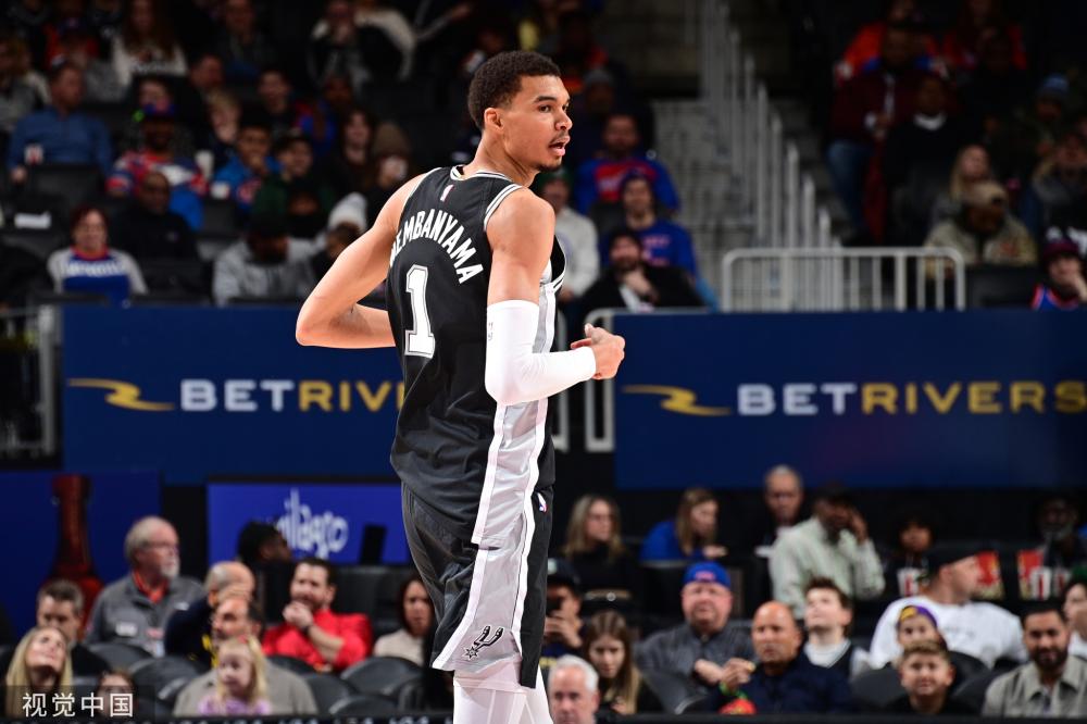 一名具备潜 一名具备潜