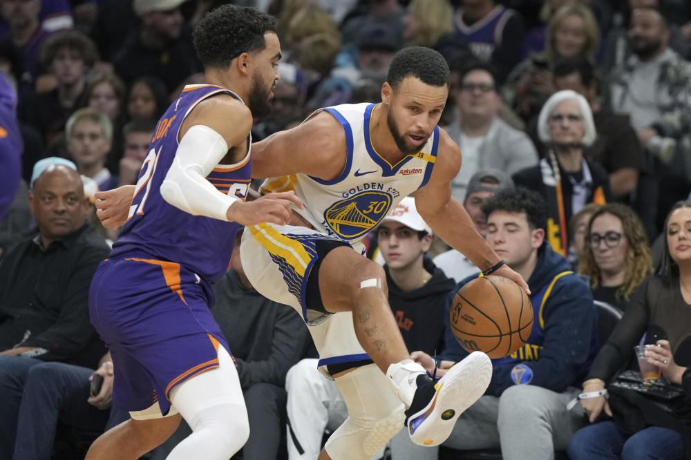 西蒙斯在低 西蒙斯在低