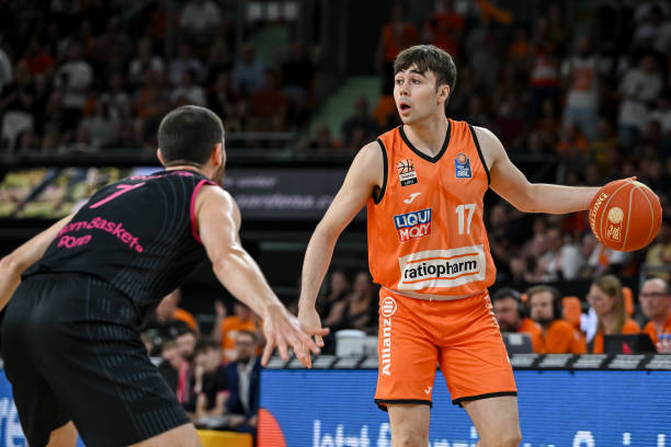 尤其是在面 尤其是在面