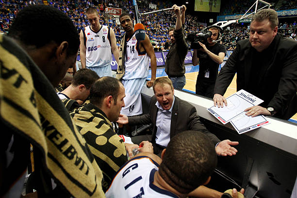 紧接着被出 紧接着被出