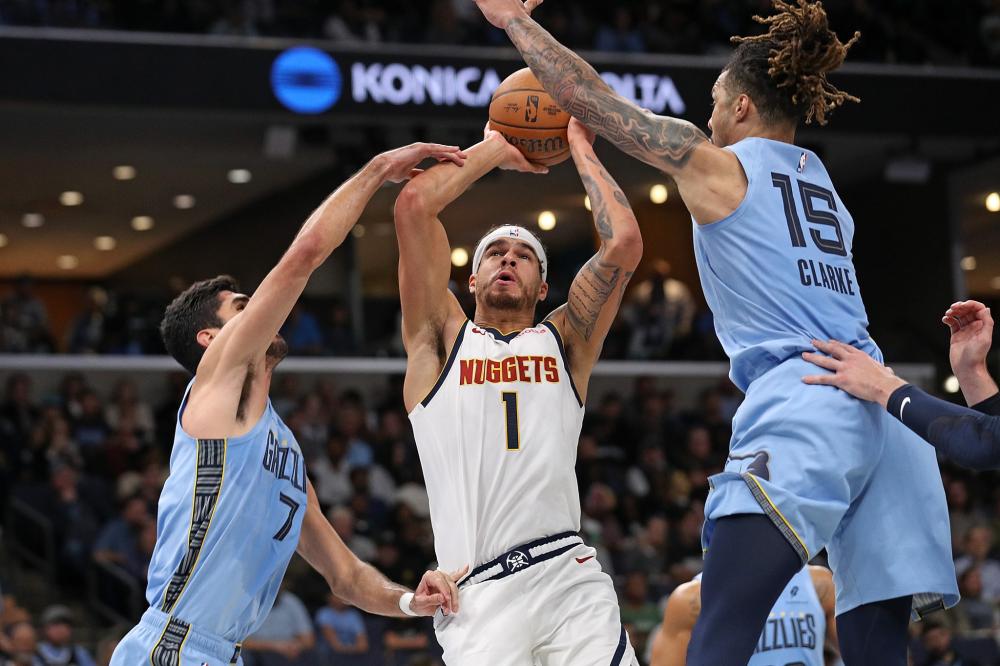 更是对篮球 更是对篮球